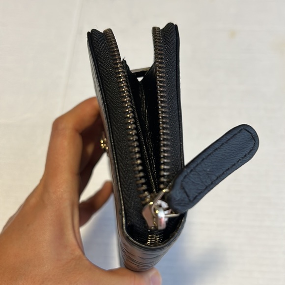 CHANEL Authentic Camellia Round Zipper Long Wallet Black Embossed series 10 VTG - Picture 12 of 16